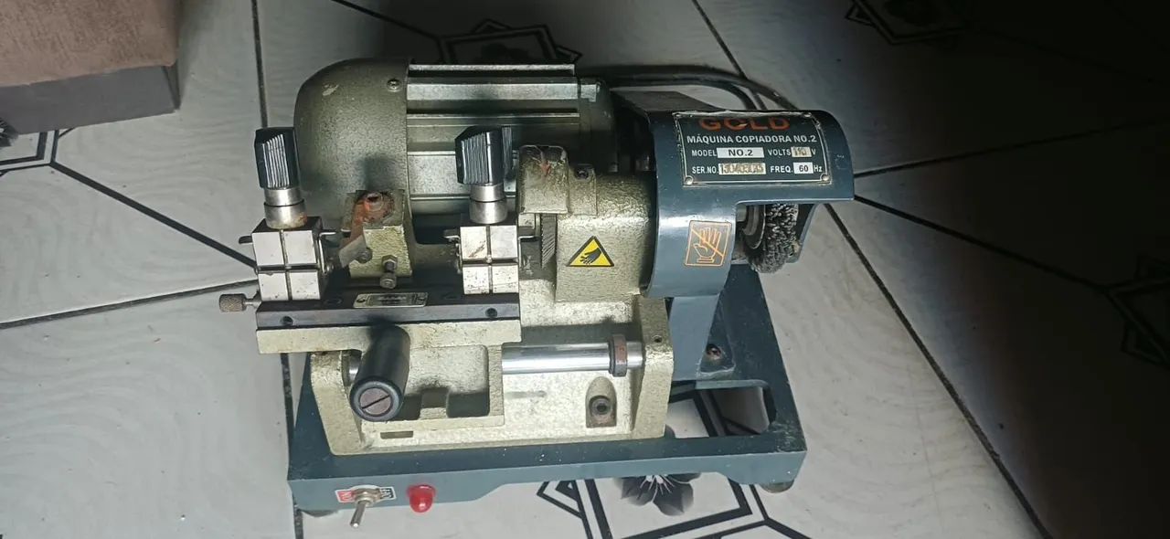 Vende-se Máquina de fazer chave  - Foto 2