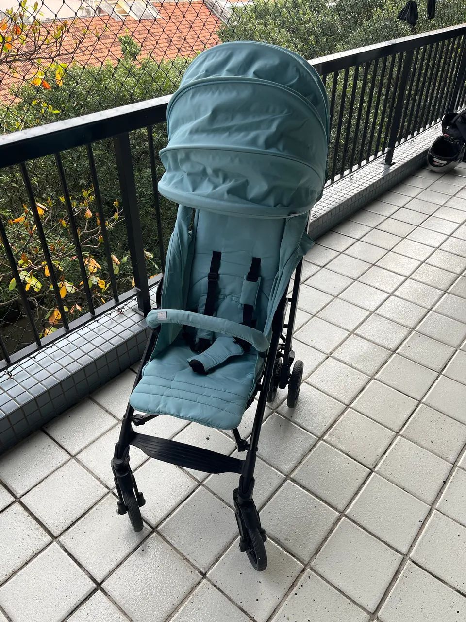 Carrinho De Bebê Passeio Guarda Chuva Lite Way 4 Basic Hydra Chicco Cor azul
