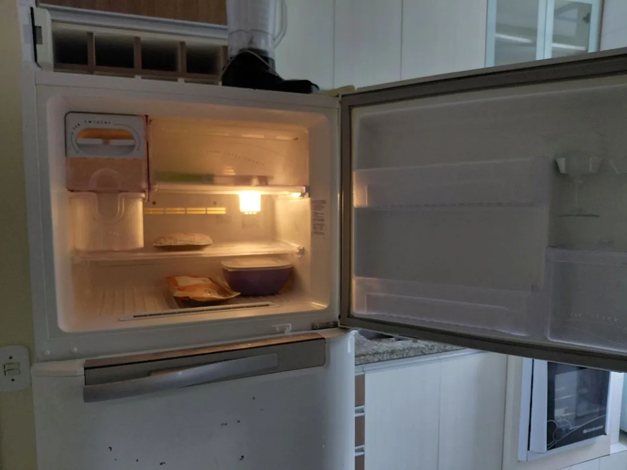 Geladeira grande Electrolux funcionando perfeitamente para retirar hoje 650 - Foto 4