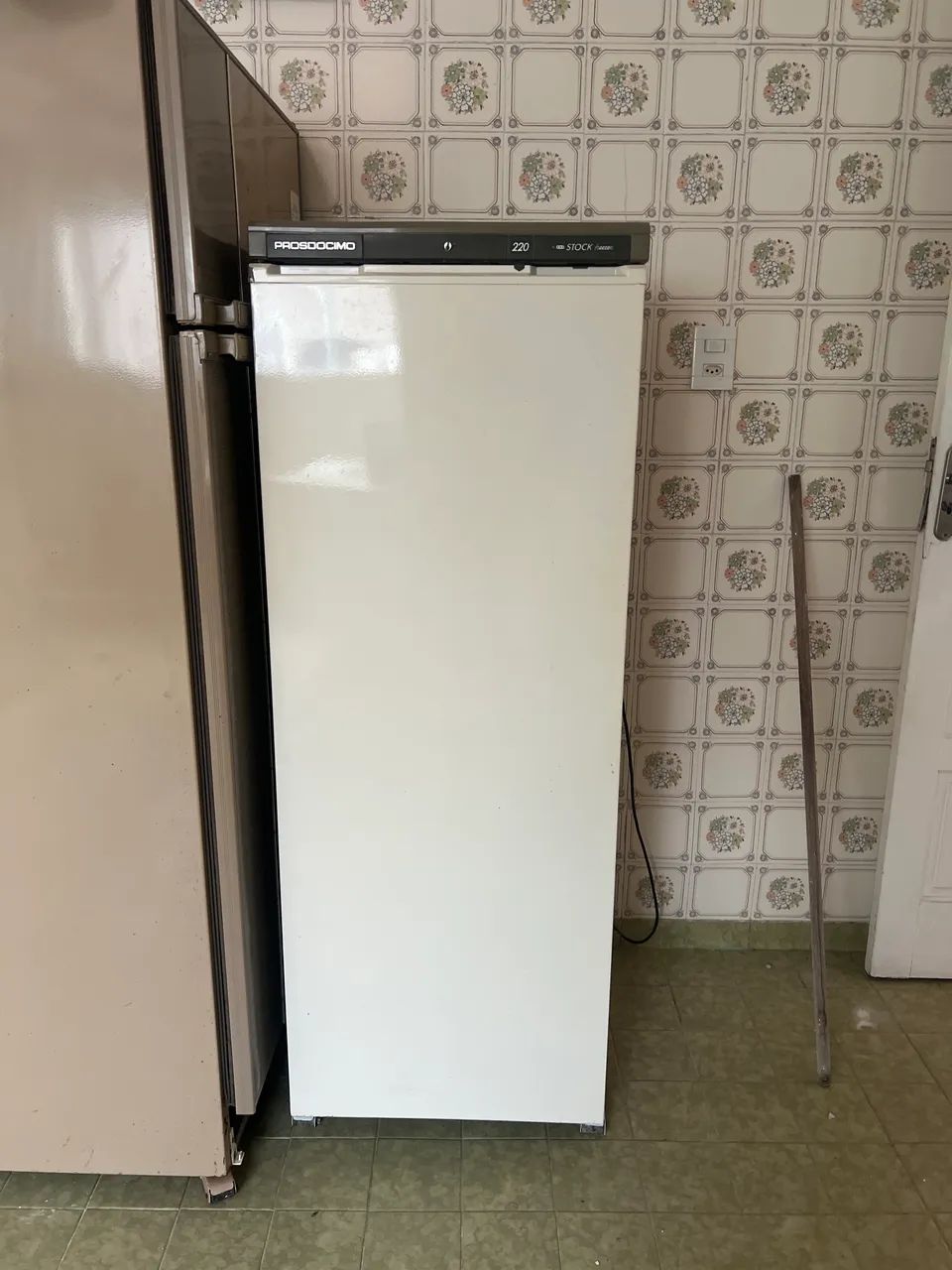 Freezer vertical prosdocimo 220L stock 110v - Foto 3