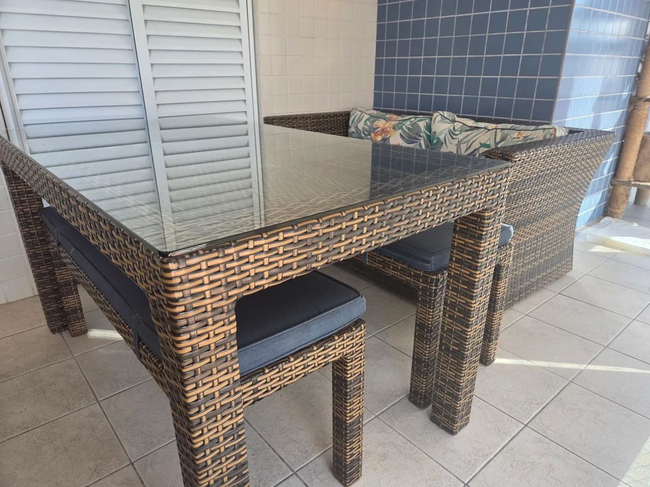 Conjunto de mesa e sofá para área externa  - Foto 5