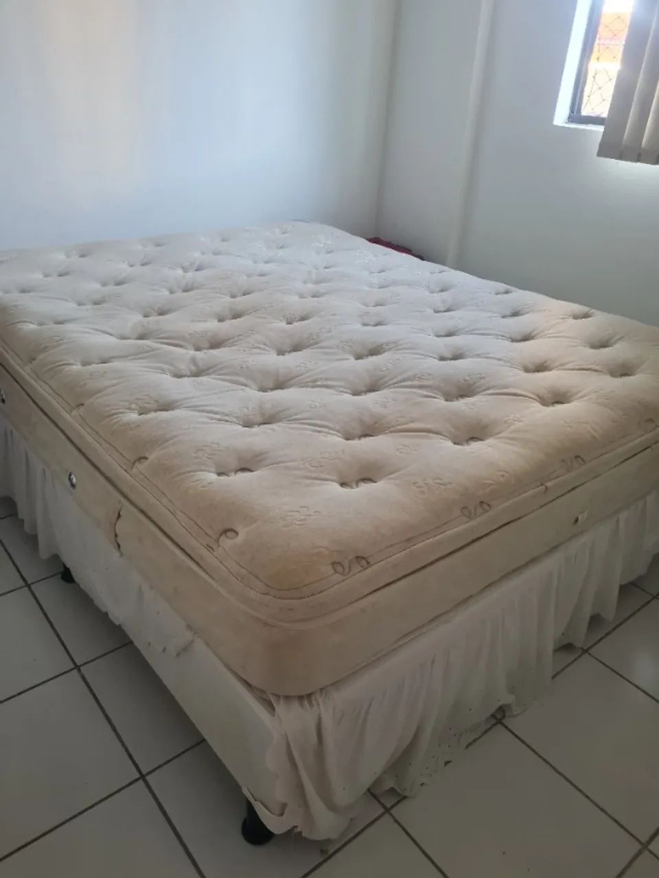 Cama casal Qeen com colchão  - Foto 2
