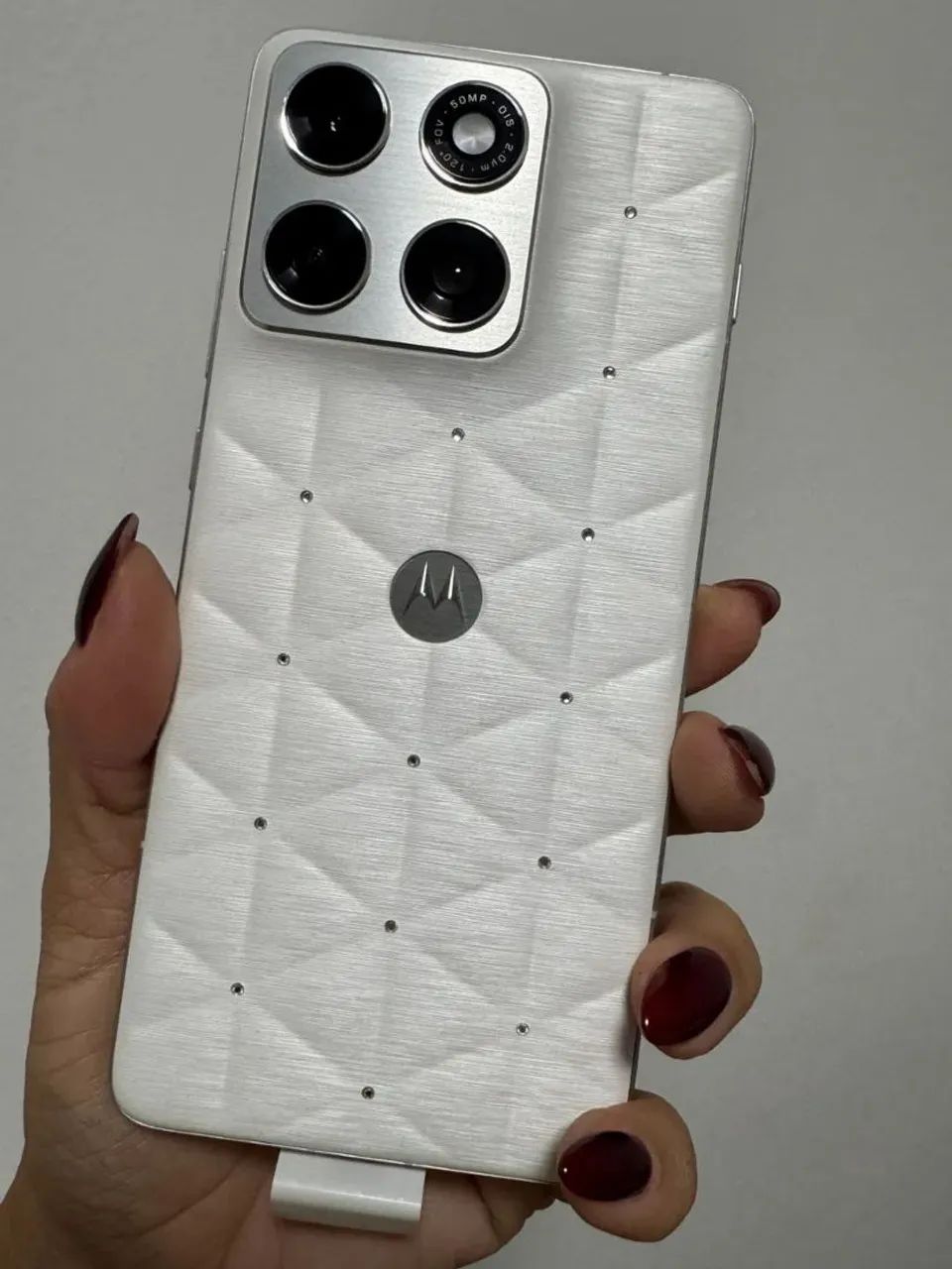 Moto Edge 70 edição especial  - Foto 4