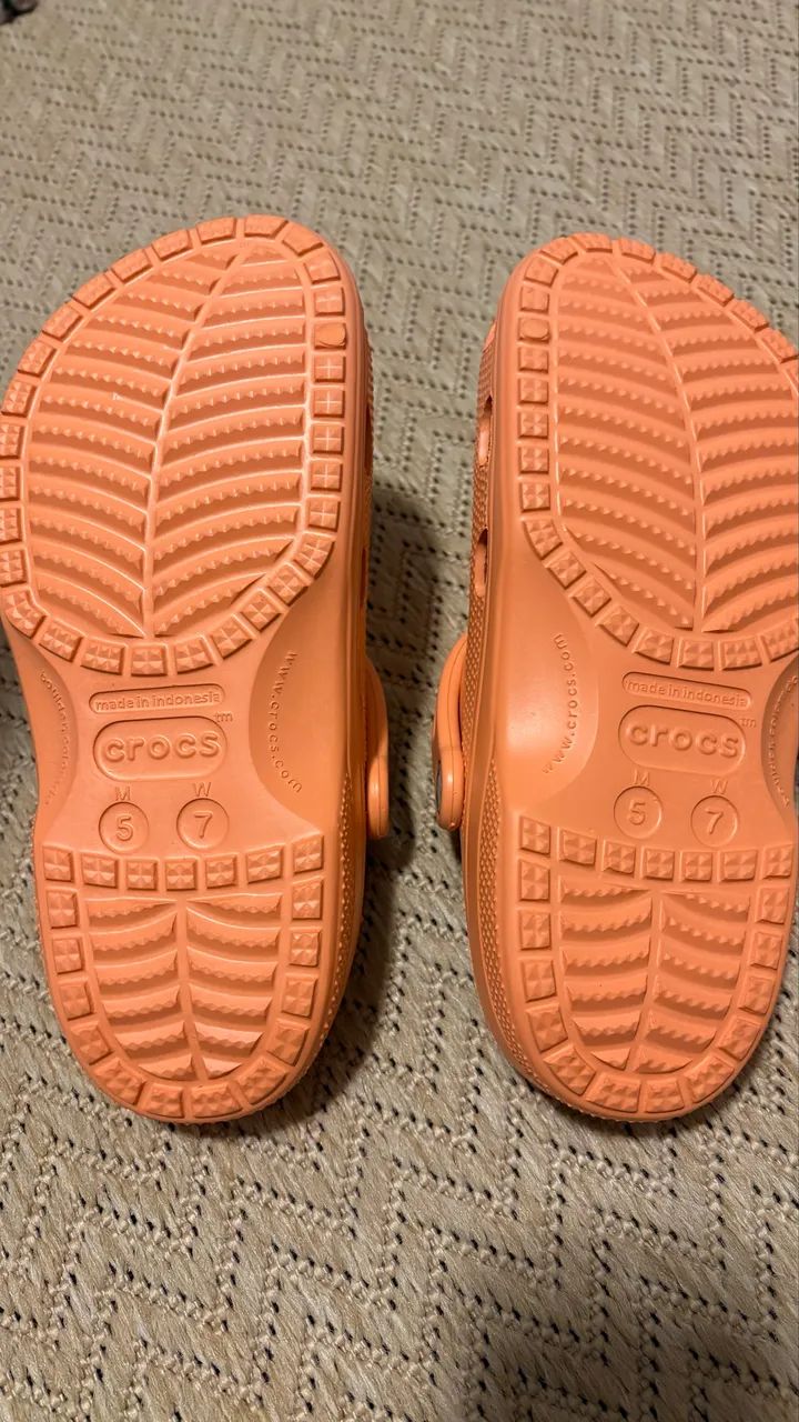 Sandália Crocs Original Novo 36 - Foto 4