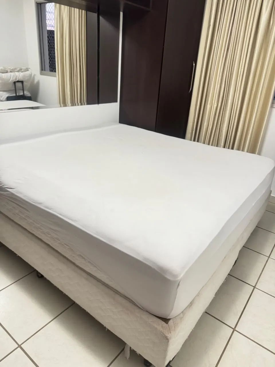 Cama super king R$ 1.200,00