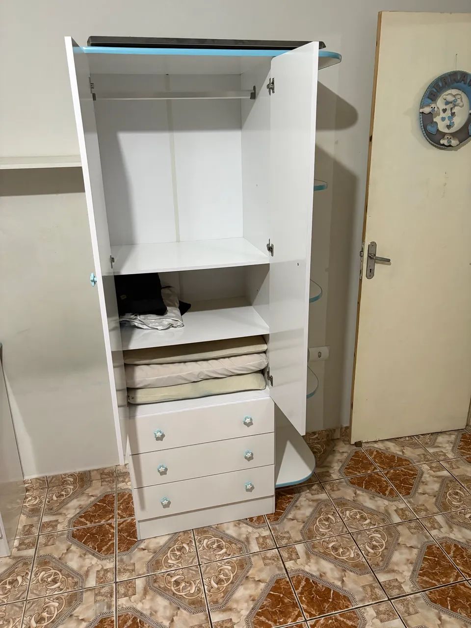 Quarto menino completo ( berço, cômoda e Guarda roupas )  - Foto 5