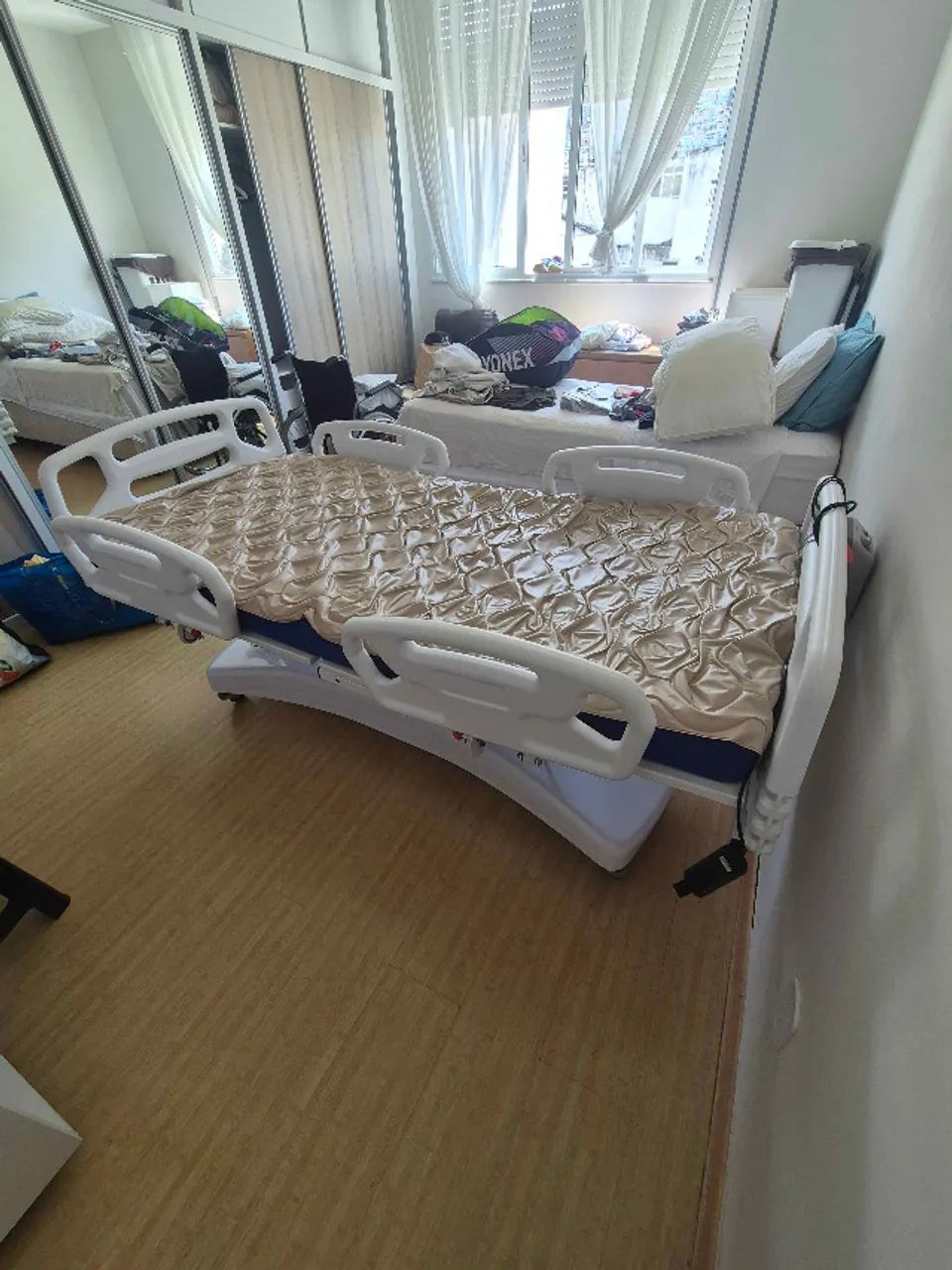  Cama hospitalar elétrica seminova com 5 pontos de regulagens + Colchão Pneumático - Foto 2