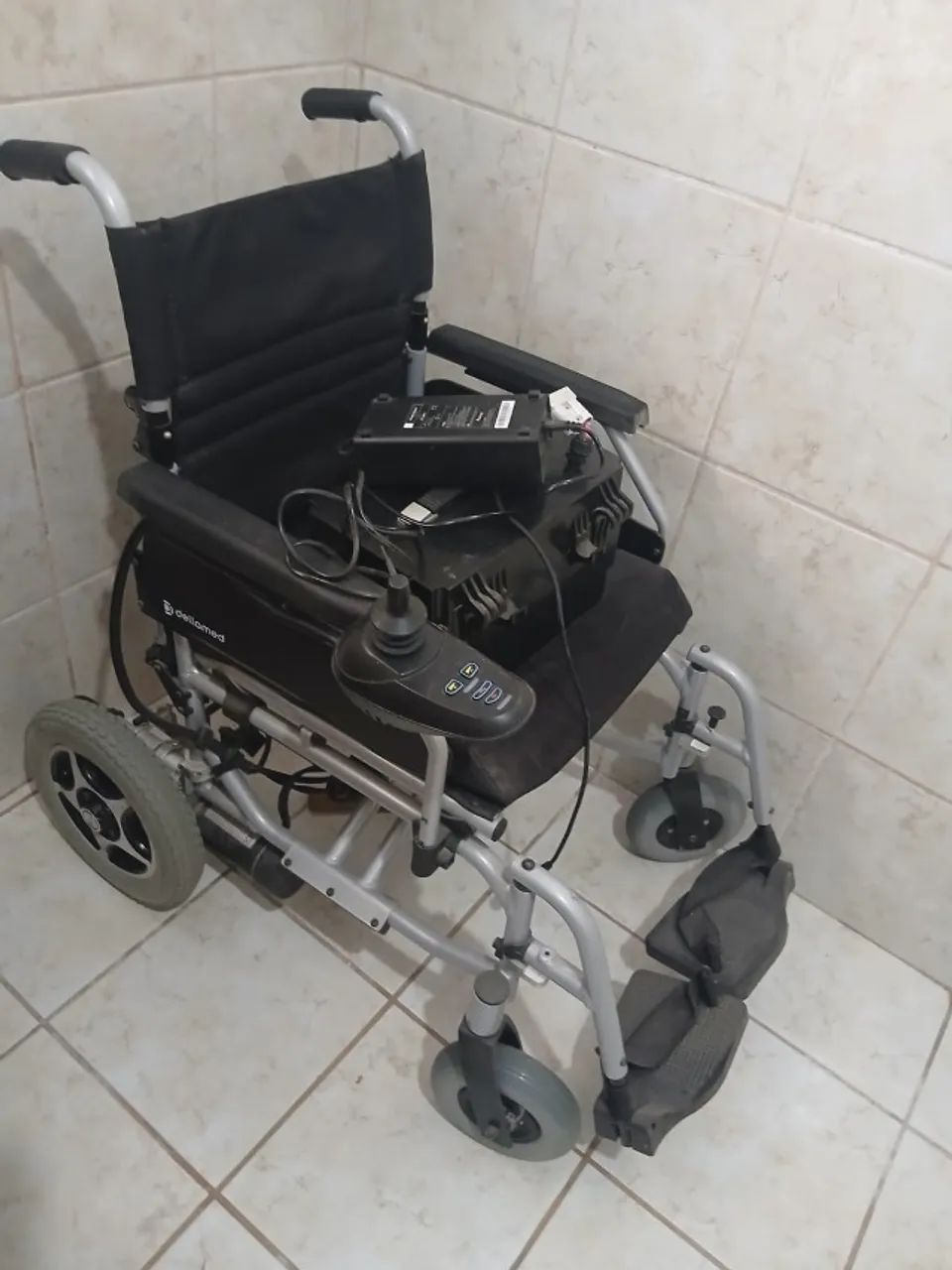 Cadeira de rodas motorizada