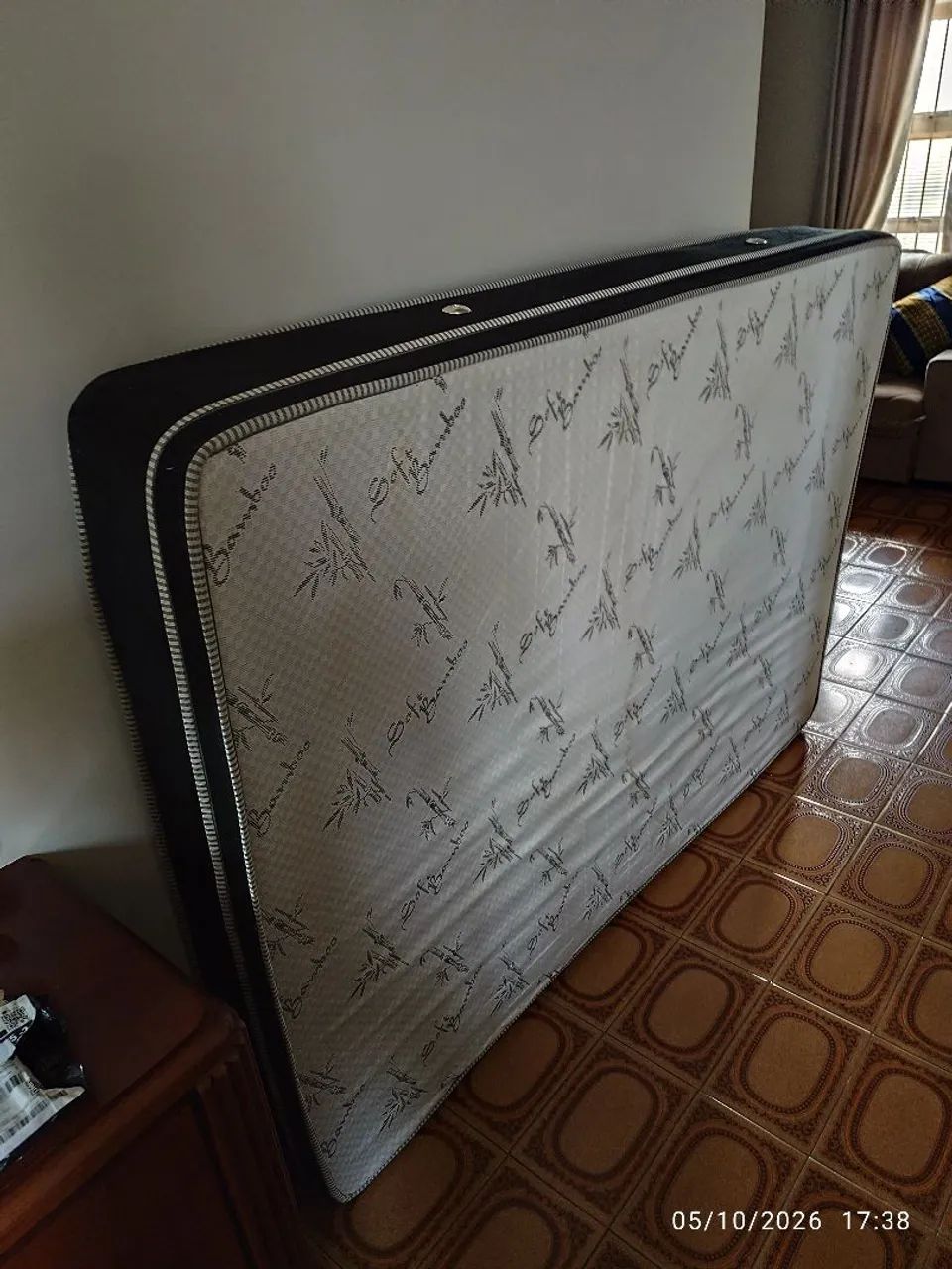 Colchão usado mais de 10 anos.