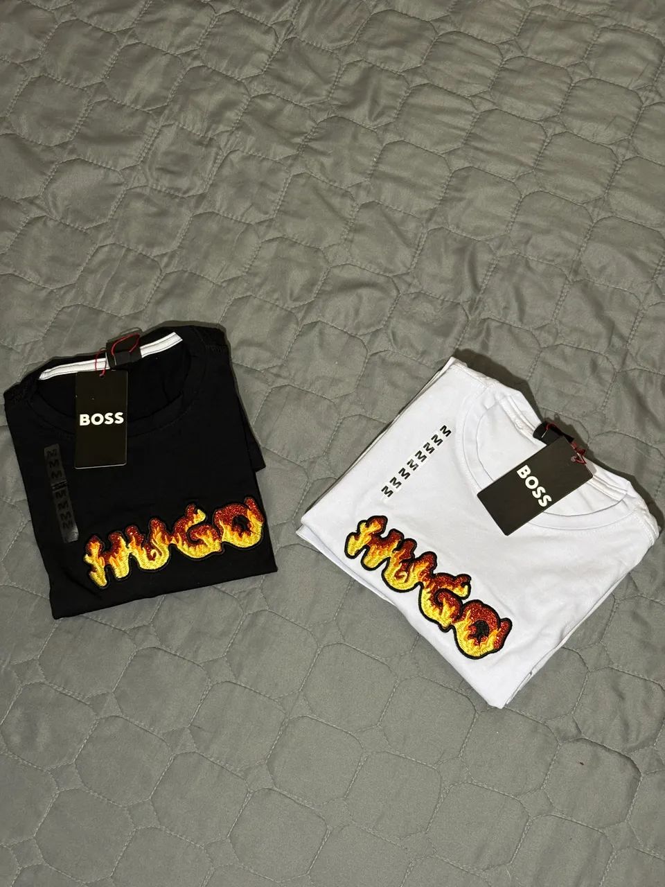 Camisas Hugo Boss bordadas, tamanho M