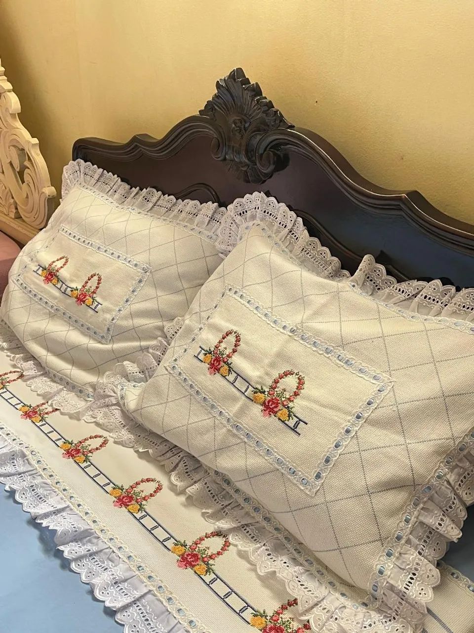 Cama Artesanal Clássica em Madeira Maciça - Foto 3