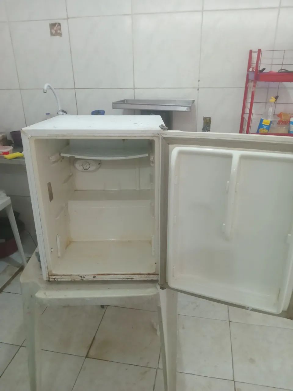 FRIGOBAR ELETROLUX R$ 300 ZAP( *  - Foto 2