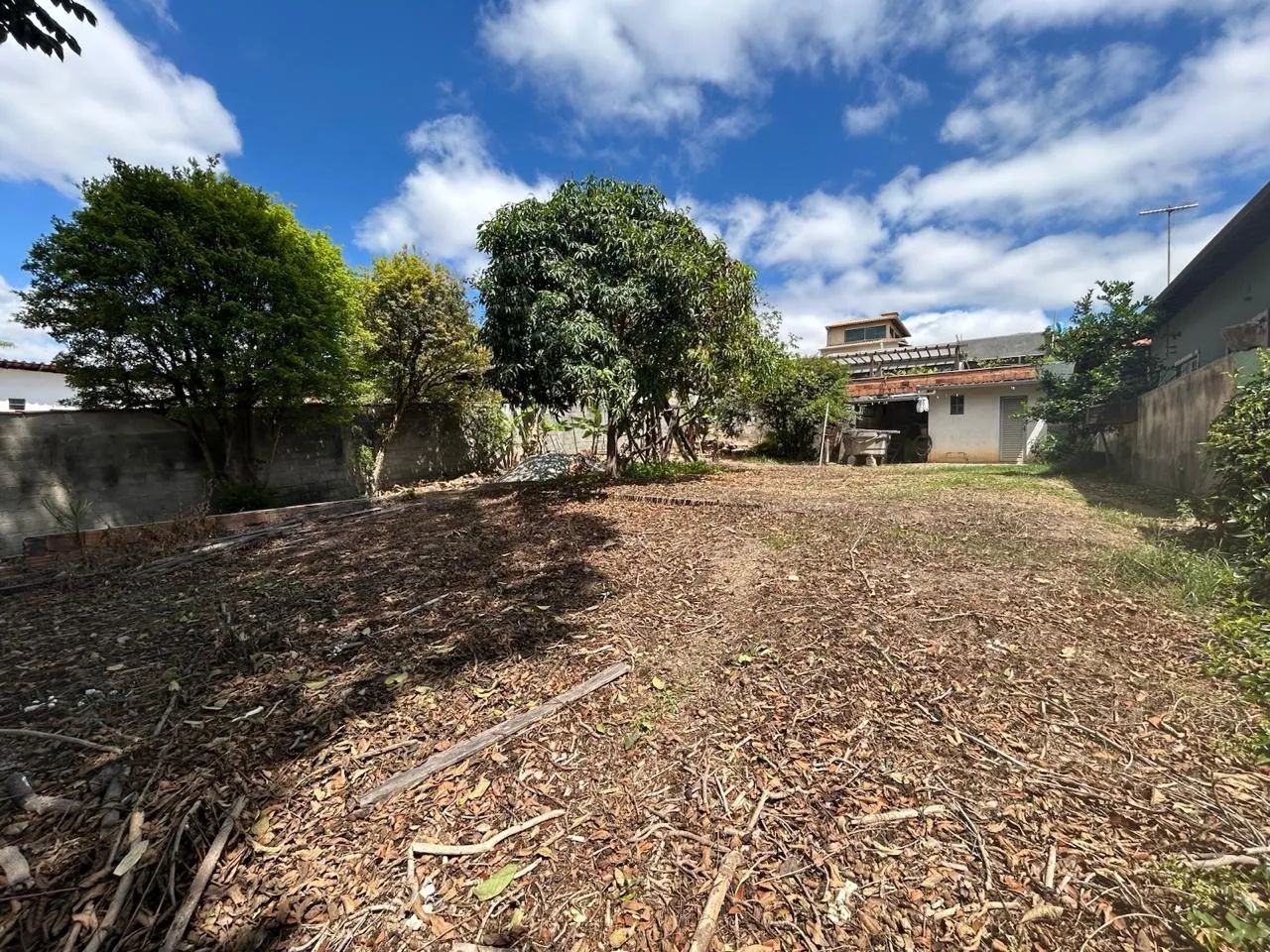 LOTE À VENDA NO BAIRRO BRAÚNAS 367M²!