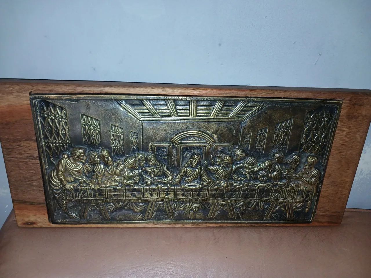 Santa ceia de bronze antiga com base de madeira  - Foto 2