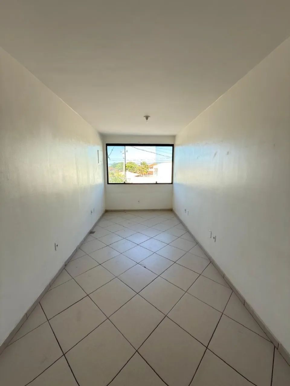Alugo sala comercial no segundo andar Ilmenita Marataízes 