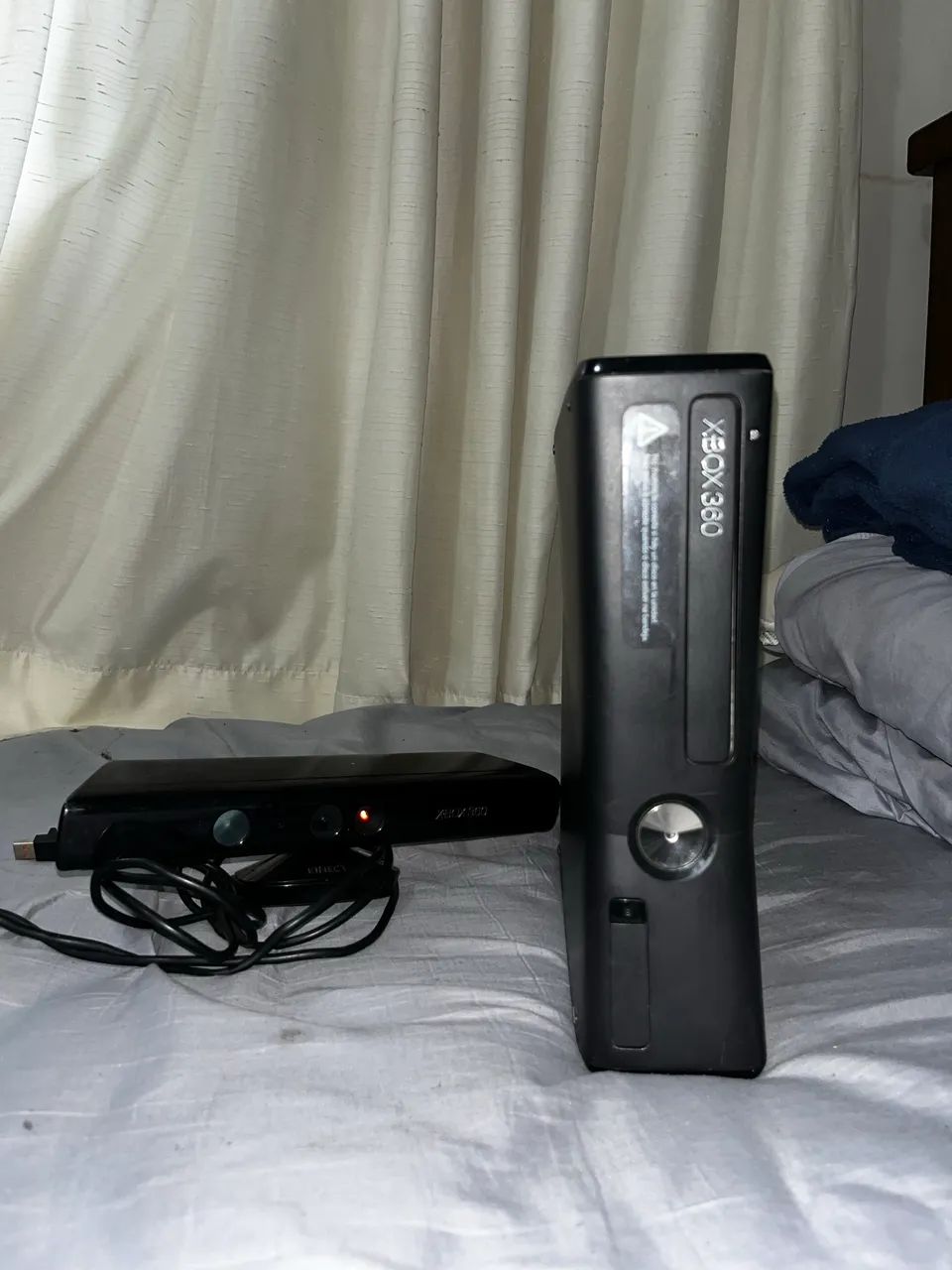 xbox 360 (travado) kinect, 11 jogos e 2 manetes  - Foto 2