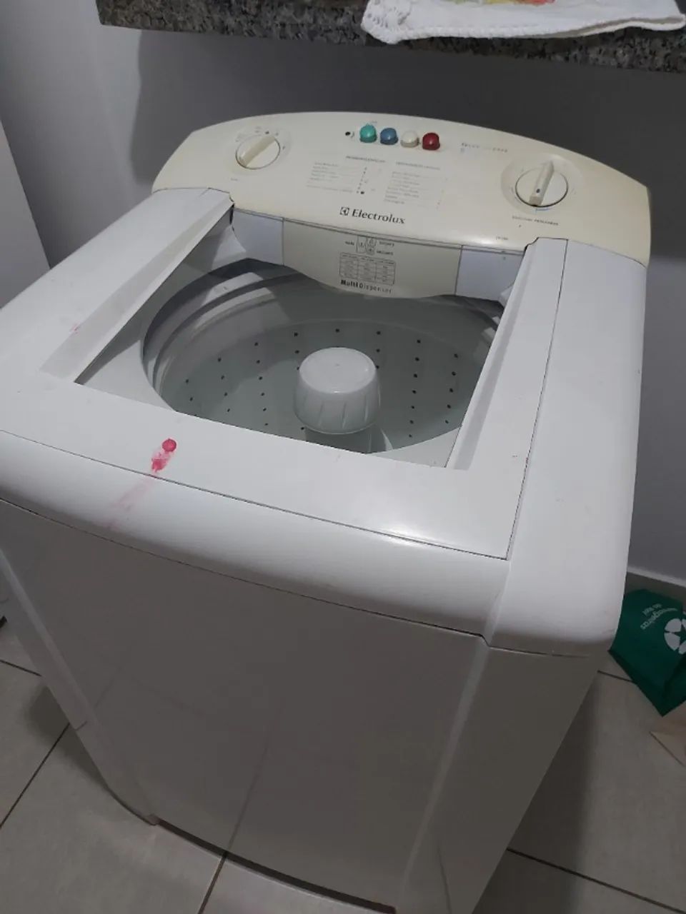 Máquina de lavar Electrolux Funcionando