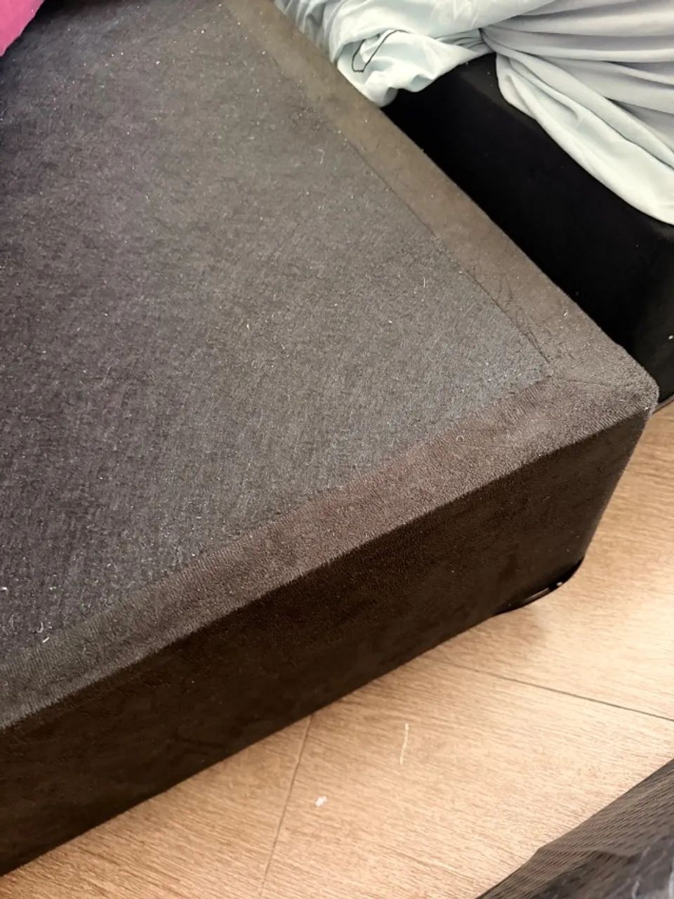 Vendo Box de solteiro tenho 2 unidades