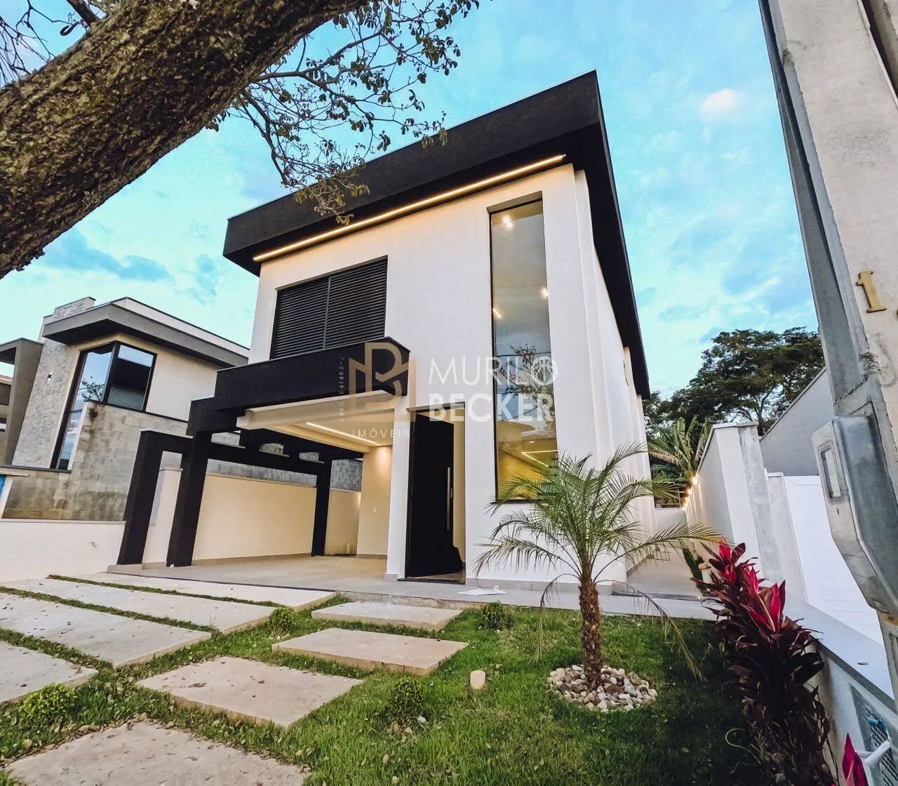 Casa á venda 3 quartos com suíte e piscina - Terras do Vale - Caçapava