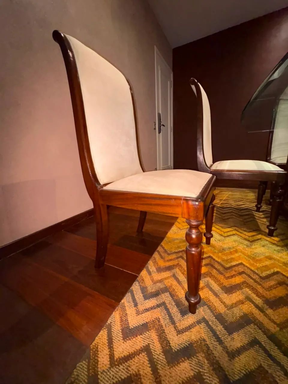 Mesa maravilhosa com 6 cadeiras  - Foto 4