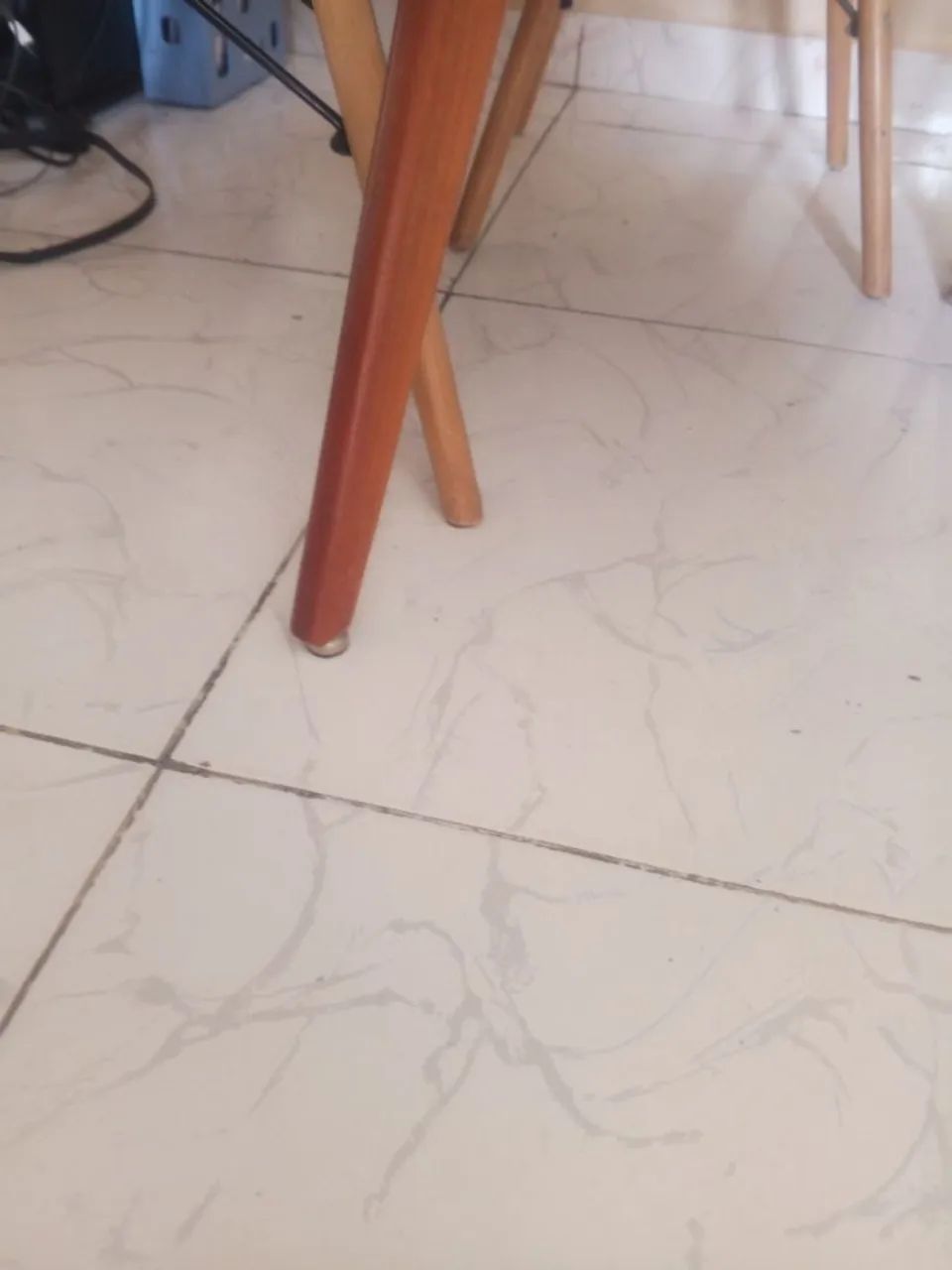 Mesa com 4 cadeiras  - Foto 5