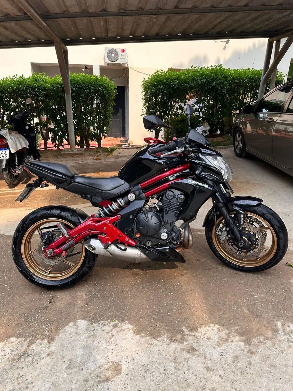 Kawasaki ER-6n Special Edition ano 2015 - Foto 3