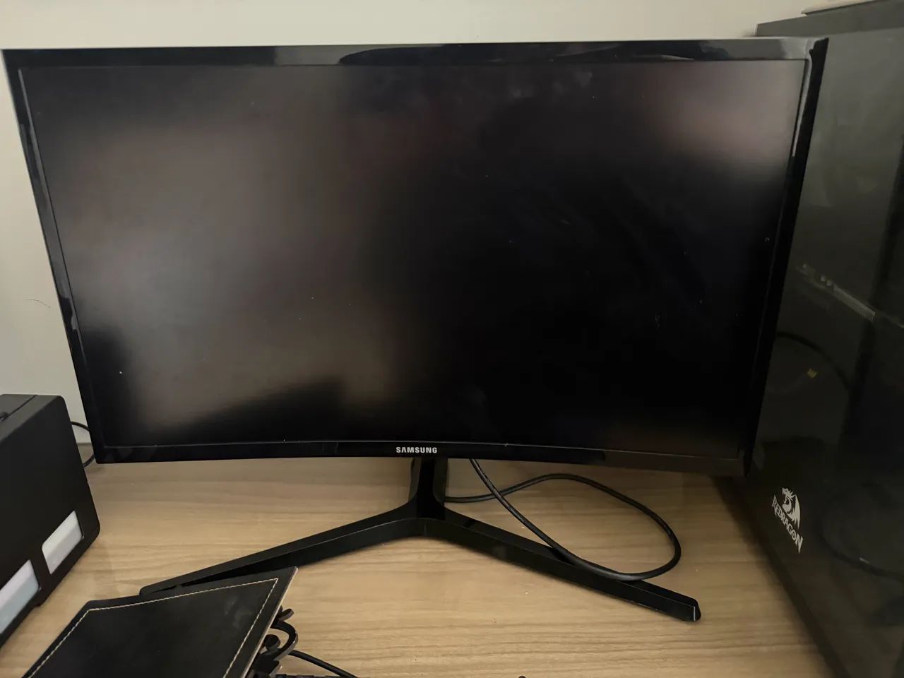 Monitor Samsung curvo full HD, 144hz