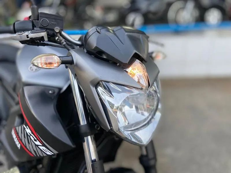 YAMAHA XJ6 N ABS 2019 - Foto 2
