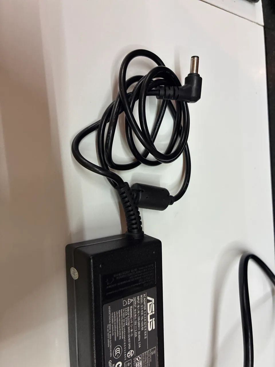 Carregador de notebook da ASUS (fonte de alimentação com cabo) - Foto 2