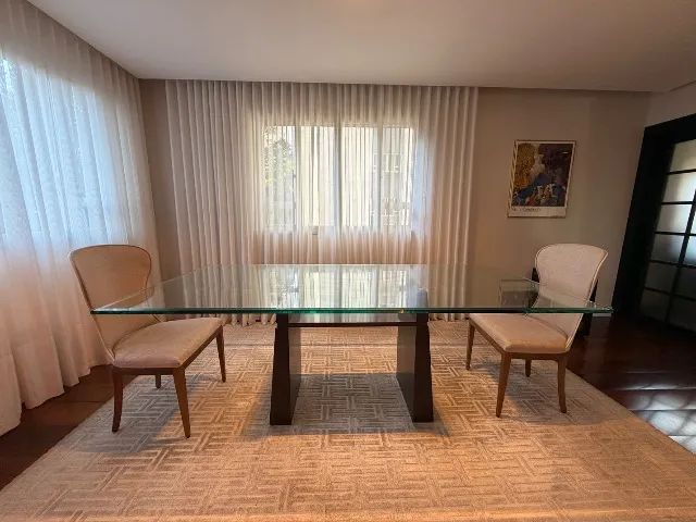 Mesa de jantar em vidro marca Sierra