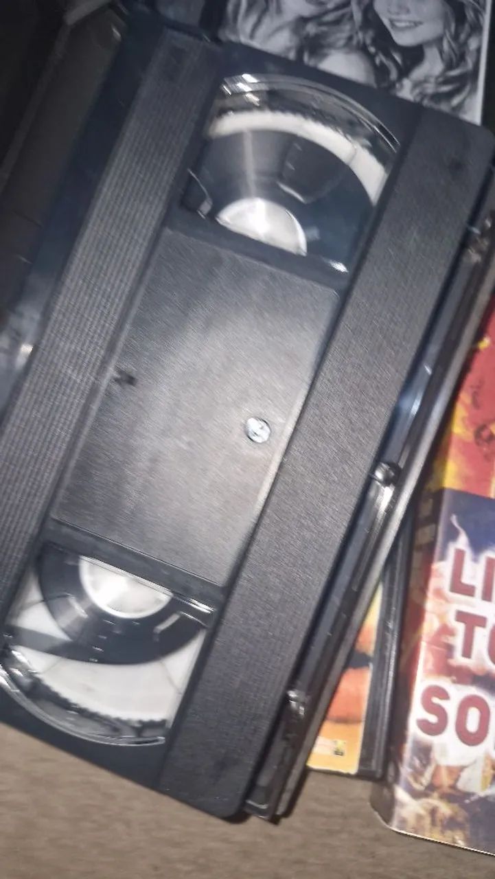 6 vhs gravados com capa dura - Foto 5