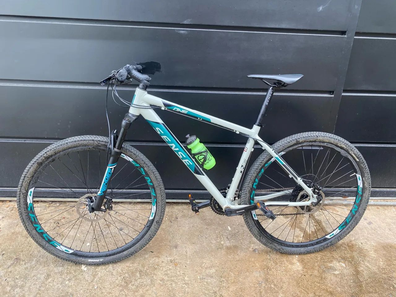 Bicicleta sense one muito nova