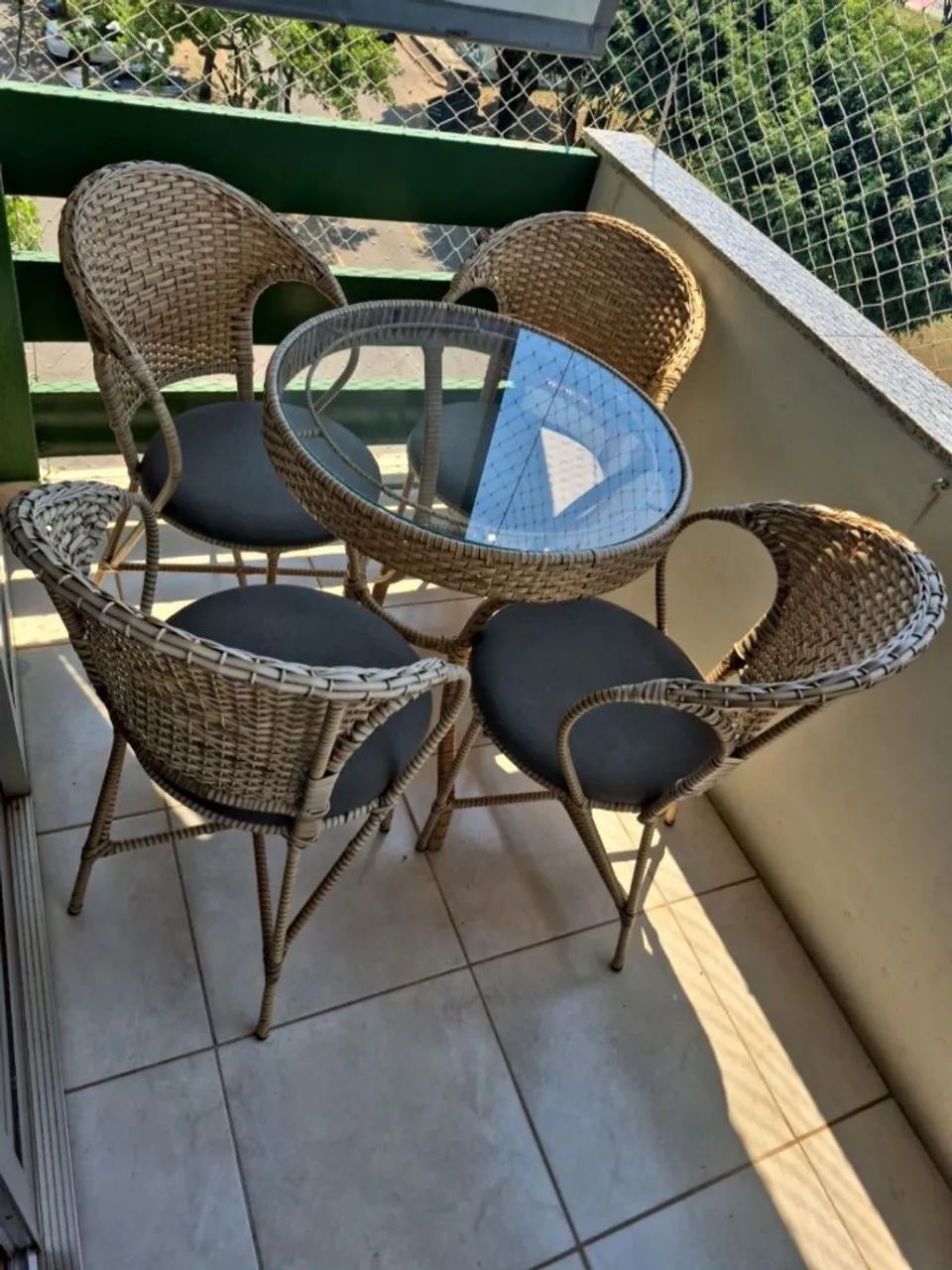 Conjunto mesa e cadeiras varanda
