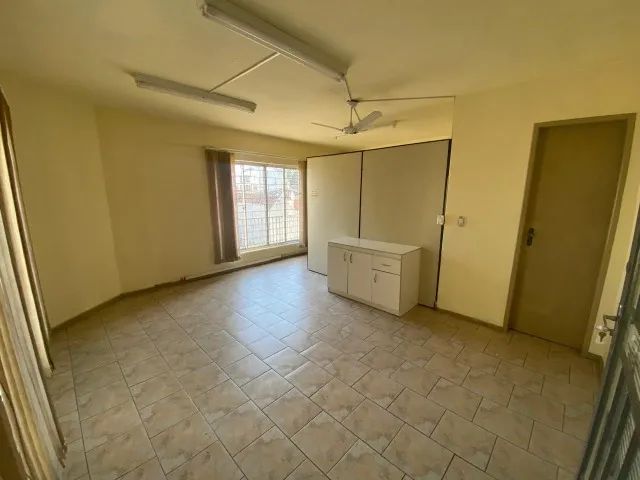 Sala / Deposito / Escritório 