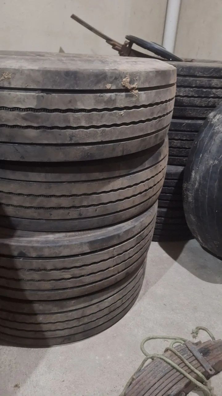Pneus 295  - Foto 2