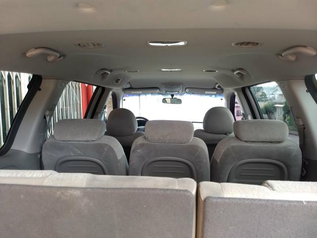 Kia Carnival EX 2012 apenas 64 mil km - Foto 8