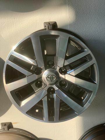 Rodas Aro 17 Toyota Hilux SRX - Foto 8