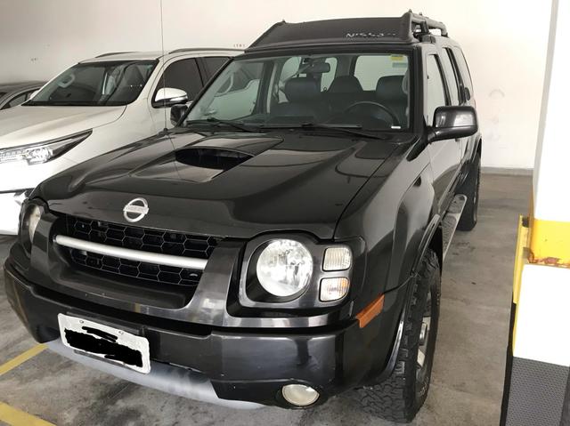X-Terra preta em ótimo estado