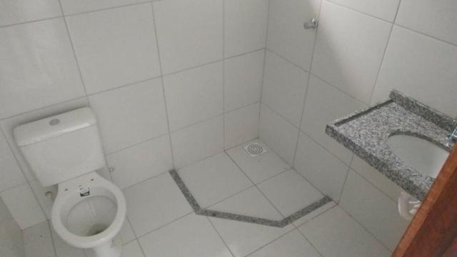 Casa com 2 quartos, 2 banheiros, varanda, sala de estar. - Foto 17