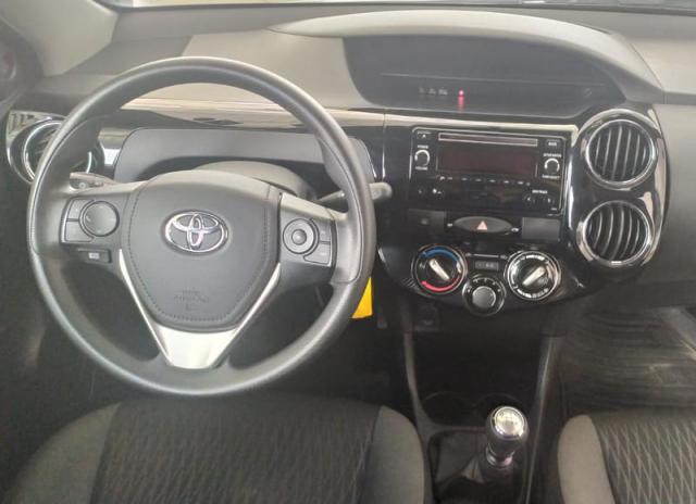 TOYOTA ETIOS HB XS 15 MT - Foto 6