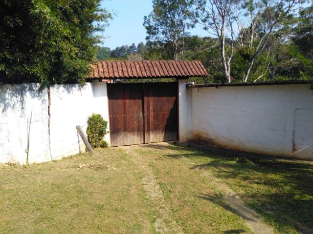Chácara com casa de alto padrão e com linda e imensa piscina.(Tel. *) - Foto 18