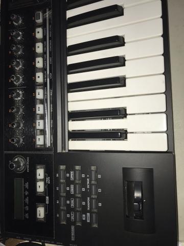 Controlador MIDI A800 PRO ROLAND - Foto 3