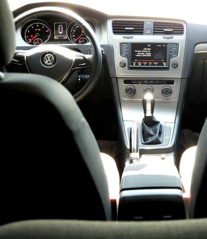 Vw - Golf Comfortline 1.6 MSI / Câmbio Automático-Tiptronic / Apenas 36900 Km / Raridade - Foto 17