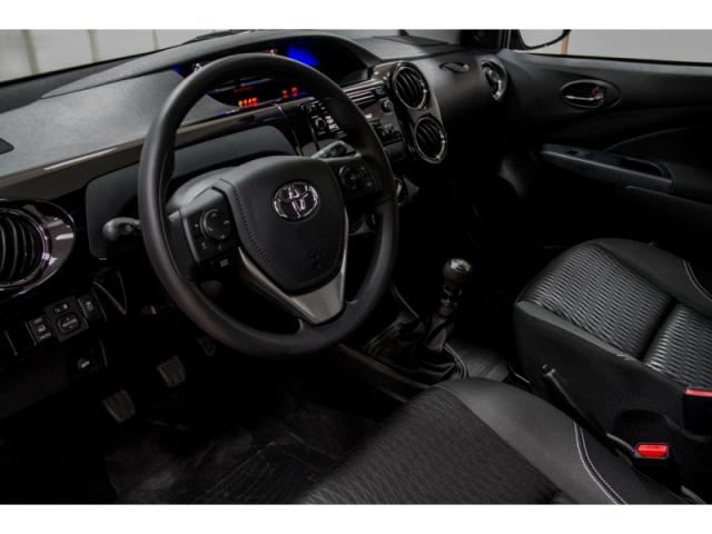 TOYOTA ETIOS 1.5 X PLUS 16V FLEX 4P 2019 - Foto 14