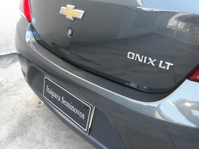 Onix 2017 LT 1.0 com my link completo (Garantia de Fábrica) - Foto 9