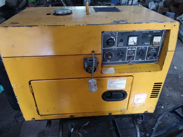 Motor Toyama diesil 10HP gerando 7KVA - Foto 2
