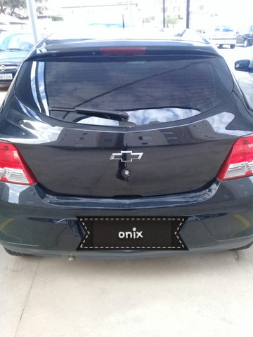 Carro Ônix - Foto 2