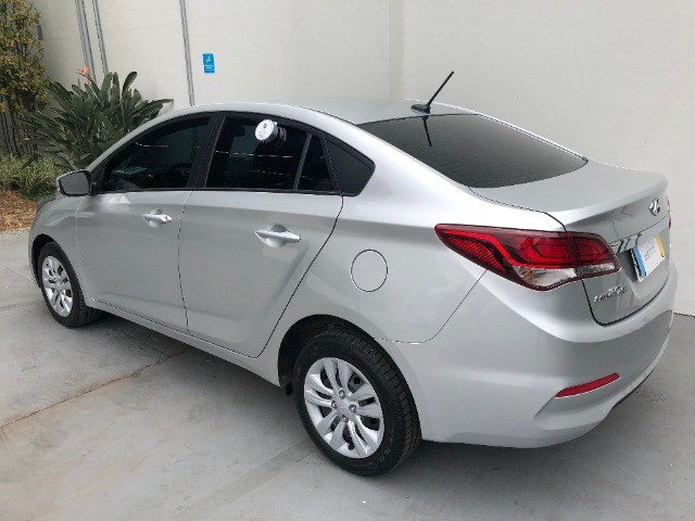 HYUNDAI HB20S 1.6 COMFORT PLUS AUTOMATICO FLEX 2019