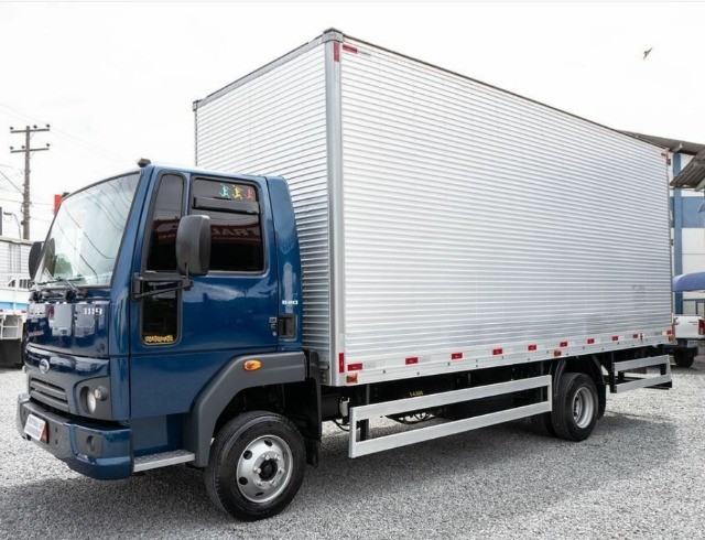 FORD CARGO1119 BAU 2015