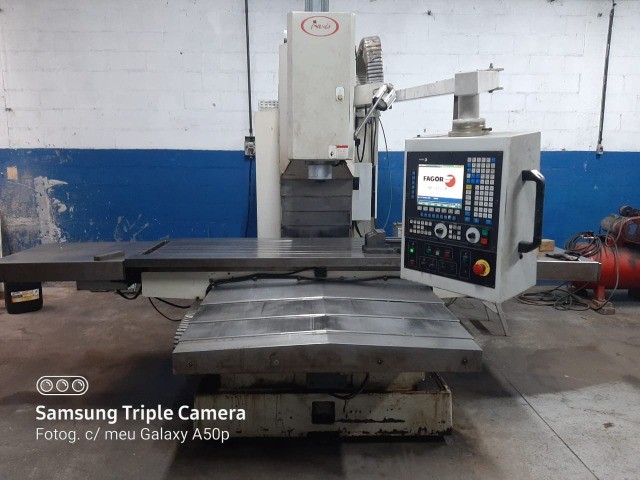 Fresadora CNC Travis M8 ano 2008